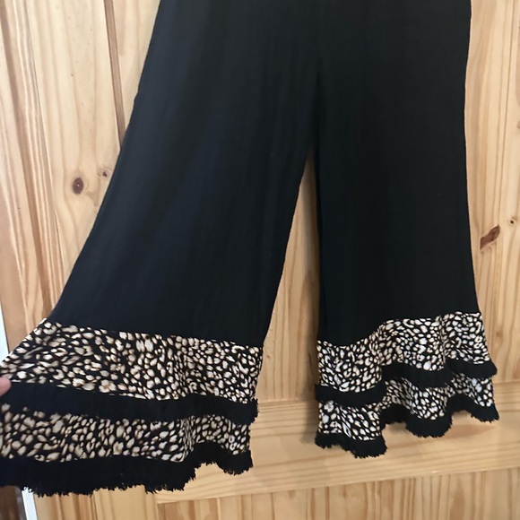 Umgee Black pants with Lace Trim. Size medium - Picture 2 of 4